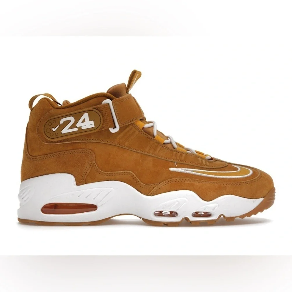 SZ 9 Nike Air Ken Griffey Max 1 in the 